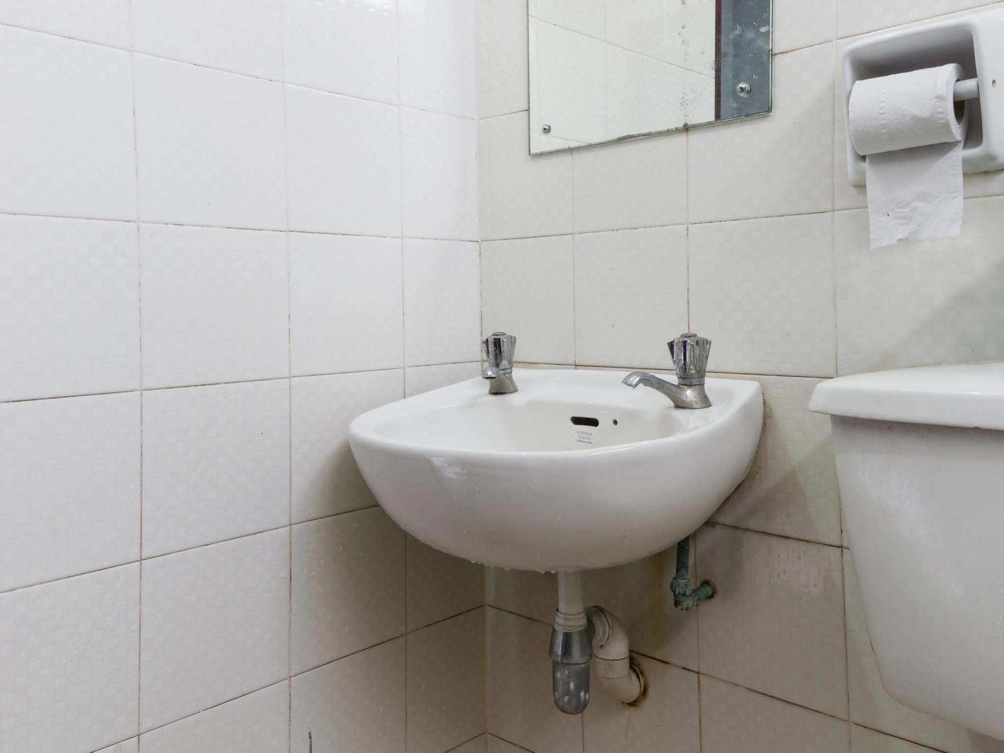 Отель Reddoorz Near Aljunied Mrt Сингапур Экстерьер фото