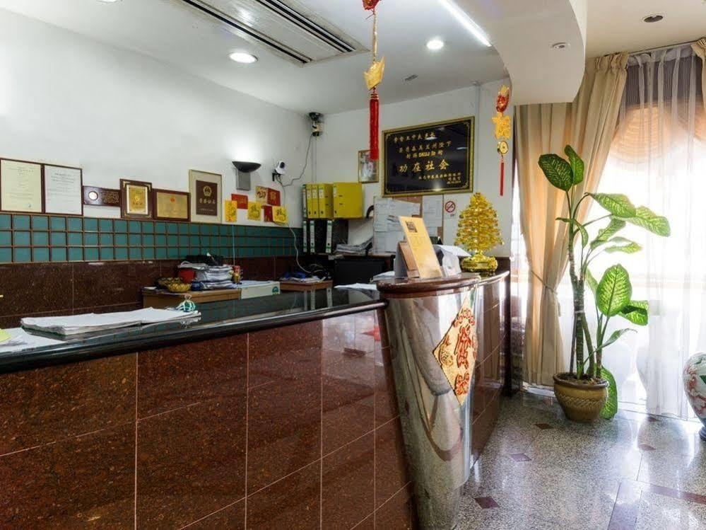 Отель Reddoorz Near Aljunied Mrt Сингапур Экстерьер фото